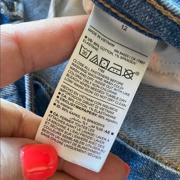 Old Navy Women's Boyfriend Jeans - Faded Gray - Picture 3 of 5